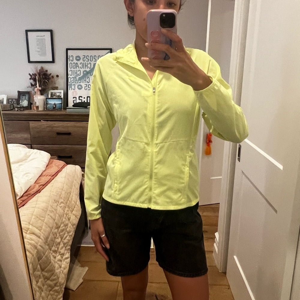 WORN ONCE Brooks Canopy Packable Neon Yellow Zip-Up Jacket